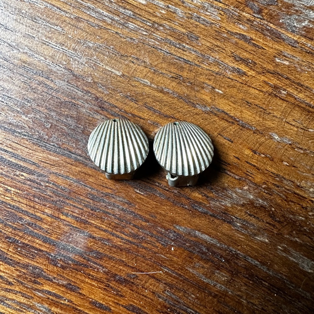 Vintage Jeray signed clip on earrings